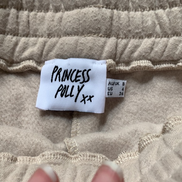 Princess Polly sweat shorts - Picture 4 of 7